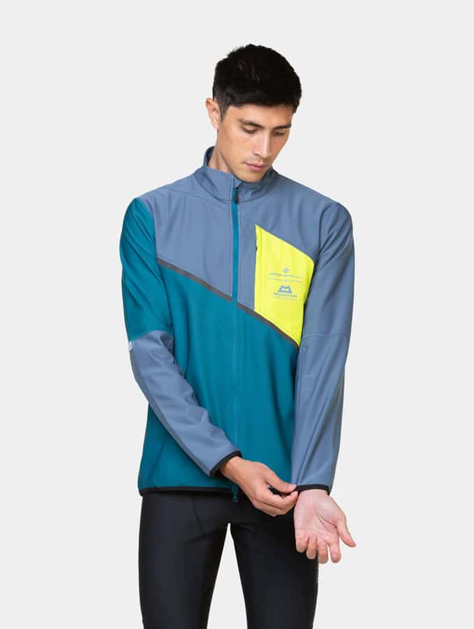 Reflective men's running jacket ideal for triathlon training and outdoor exercise, featuring lightweight, water-resistant material and vibrant colour blocks for visibility.