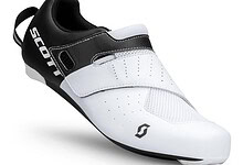 High-performance Scott triathlon cycling shoe with secure strap and breathable design, ideal for competitive cycling and triathlon events.