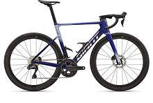 High-performance Felt triathlon road bike with aerodynamic frame, disc brakes, and lightweight carbon wheels, ideal for competitive triathlon events.